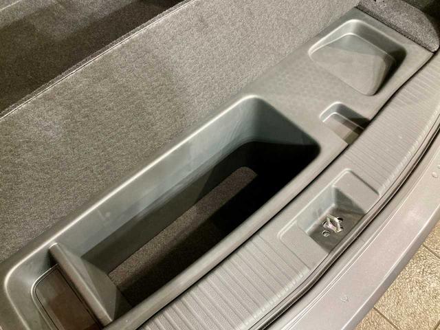 ヴェゼル ハイブリッドＸ・ホンダセンシング　レーダークルコン　シ－トヒ－タ－　レーンキープ　横滑防止　Ｒカメラ　ドラレコ　ＥＴＣ車載器　サイドエアバック　ＤＶＤ再生　４ＷＤ　Ｂｌｕｅｔｏｏｔｈ接続　寒冷地仕様　ＬＥＤヘッドライト　フルセグＴＶ（71枚目）