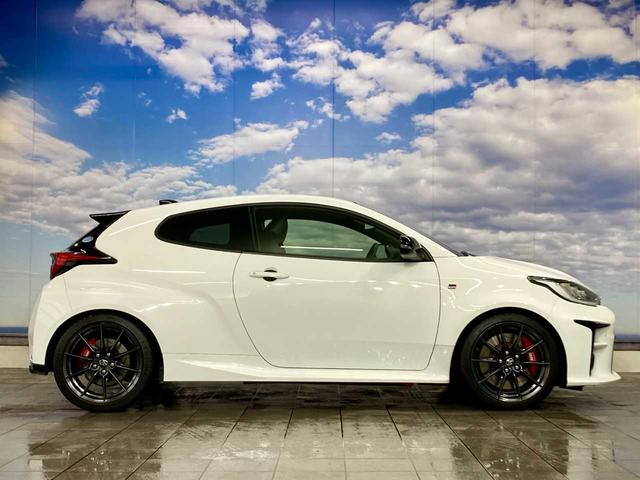 GRヤリス RZ ハイパフォーマンス BTオーディオ 追従クルコン 地デジ Iストップ LEDヘッド ナビ&TV 盗難防止システム バックガイドモニター Cソナー AWD フルオートエアコン 横滑り防止装置付き スマートキ- ABS付き(12枚目)