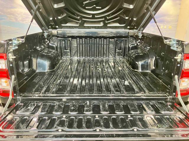 ハイラックス Z スペアキー 寒冷地仕様 ターボ付 BLUETOOTH レーダーC センターデフロック ETC搭載 バックモニタ アイドリングSTOP フルセグ地デジ LEDヘッドランプ クリアランスソナ リフトアップ(23枚目)