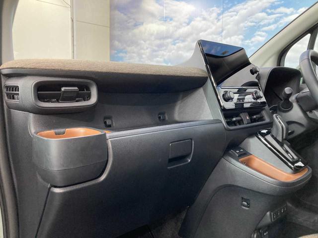 シエンタ ハイブリッドZ 寒冷地仕様車 ワンオーナー スペアキー 前席シートヒーター ETC2.0 3列シート 禁煙 アラウンドビューモニター Bluetooth搭載 パークアシスト 追従クルーズ 衝突軽減装置 メモリーナビ(51枚目)