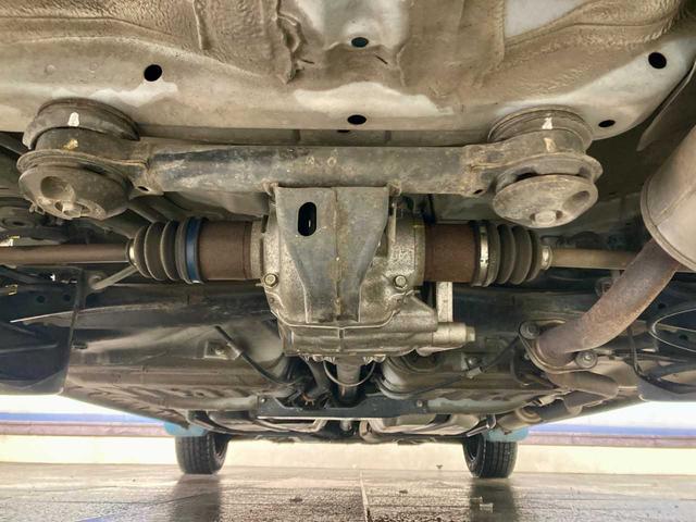 フィット 1.3A 寒冷地仕様 夏冬タイヤ付き 4WD キーレスエントリー 電動格納ミラー チップアップシート ABS パワステ パワーウィンドウ(5枚目)