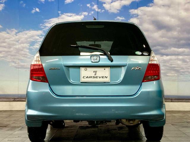 フィット 1.3A 寒冷地仕様 夏冬タイヤ付き 4WD キーレスエントリー 電動格納ミラー チップアップシート ABS パワステ パワーウィンドウ(13枚目)