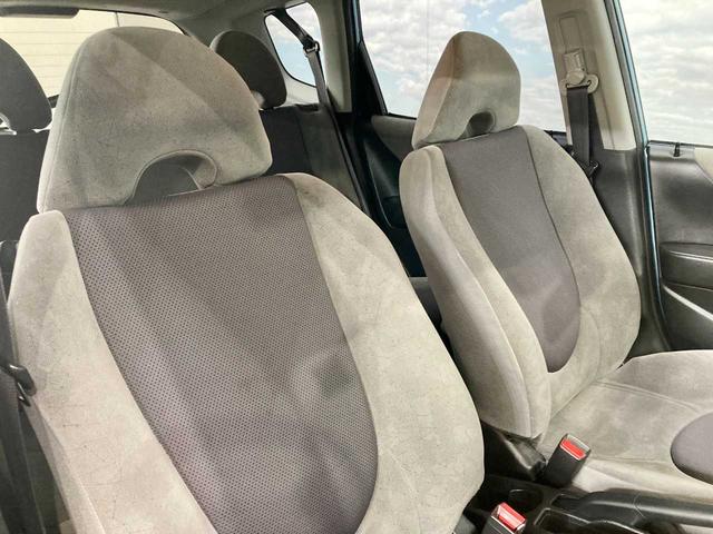 フィット 1.3A 寒冷地仕様 夏冬タイヤ付き 4WD キーレスエントリー 電動格納ミラー チップアップシート ABS パワステ パワーウィンドウ(17枚目)