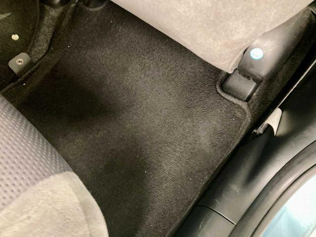 フィット 1.3A 寒冷地仕様 夏冬タイヤ付き 4WD キーレスエントリー 電動格納ミラー チップアップシート ABS パワステ パワーウィンドウ(22枚目)