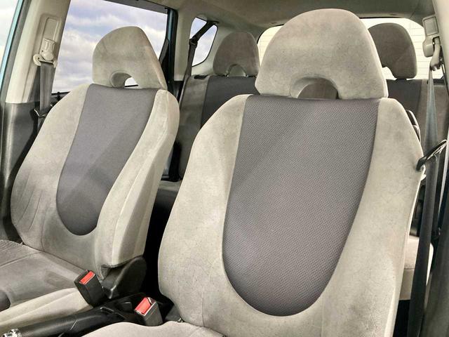 フィット 1.3A 寒冷地仕様 夏冬タイヤ付き 4WD キーレスエントリー 電動格納ミラー チップアップシート ABS パワステ パワーウィンドウ(26枚目)