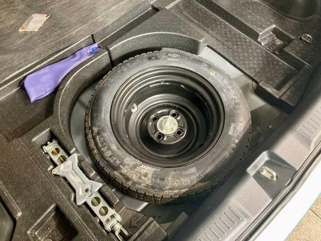 フィット 1.3A 寒冷地仕様 夏冬タイヤ付き 4WD キーレスエントリー 電動格納ミラー チップアップシート ABS パワステ パワーウィンドウ(41枚目)