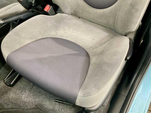 フィット 1.3A 寒冷地仕様 夏冬タイヤ付き 4WD キーレスエントリー 電動格納ミラー チップアップシート ABS パワステ パワーウィンドウ(65枚目)