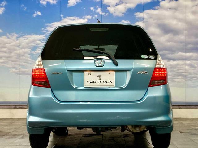 フィット 1.3A 寒冷地仕様 夏冬タイヤ付き 4WD キーレスエントリー 電動格納ミラー チップアップシート ABS パワステ パワーウィンドウ(68枚目)