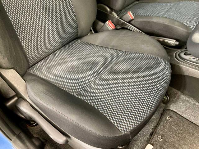 ノート Ｘ　ＦＯＵＲ　夏冬タイヤ付き　エンジンスターター　禁煙　ＥＴＣ　衝突安全ボディ　ワンセグＴＶ　パワーステアリング　ＡＵＸ端子　メモリーナビ付き　切替４ＷＤ　ＤＶＤ再生可（39枚目）