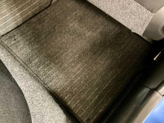 ノート Ｘ　ＦＯＵＲ　夏冬タイヤ付き　エンジンスターター　禁煙　ＥＴＣ　衝突安全ボディ　ワンセグＴＶ　パワーステアリング　ＡＵＸ端子　メモリーナビ付き　切替４ＷＤ　ＤＶＤ再生可（42枚目）