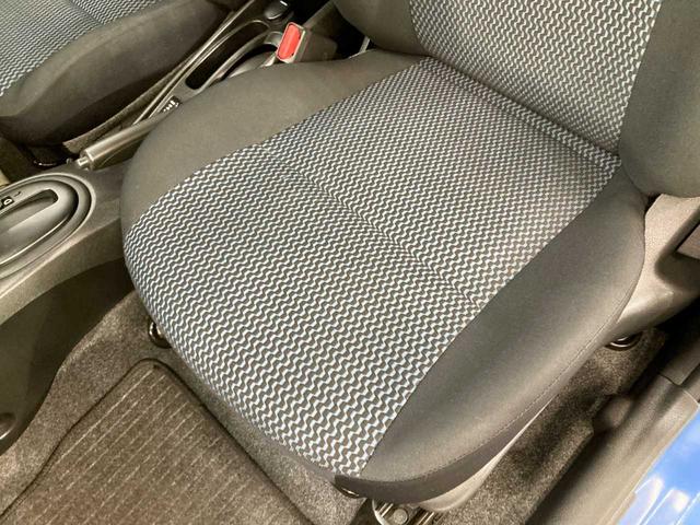 ノート Ｘ　ＦＯＵＲ　夏冬タイヤ付き　エンジンスターター　禁煙　ＥＴＣ　衝突安全ボディ　ワンセグＴＶ　パワーステアリング　ＡＵＸ端子　メモリーナビ付き　切替４ＷＤ　ＤＶＤ再生可（52枚目）