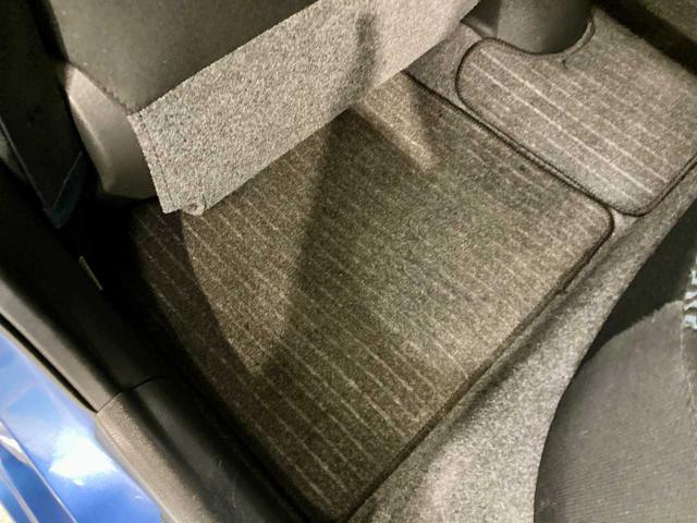 ノート Ｘ　ＦＯＵＲ　夏冬タイヤ付き　エンジンスターター　禁煙　ＥＴＣ　衝突安全ボディ　ワンセグＴＶ　パワーステアリング　ＡＵＸ端子　メモリーナビ付き　切替４ＷＤ　ＤＶＤ再生可（55枚目）