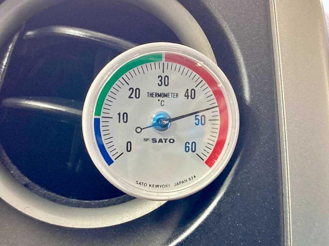 ノート Ｘ　ＦＯＵＲ　夏冬タイヤ付き　エンジンスターター　禁煙　ＥＴＣ　衝突安全ボディ　ワンセグＴＶ　パワーステアリング　ＡＵＸ端子　メモリーナビ付き　切替４ＷＤ　ＤＶＤ再生可（78枚目）