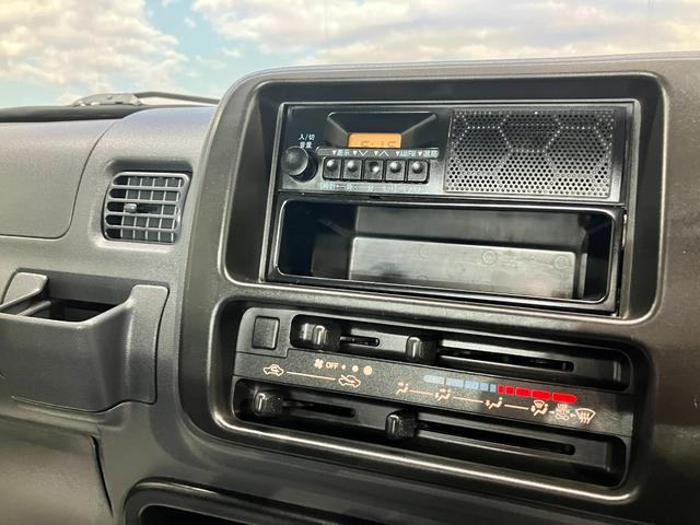 ハイゼットトラック ローダンプ　夏冬タイヤ付き　ダンプ　取扱説明書　メンテナスノート　スペアキー　ラジオ　灰皿（26枚目）