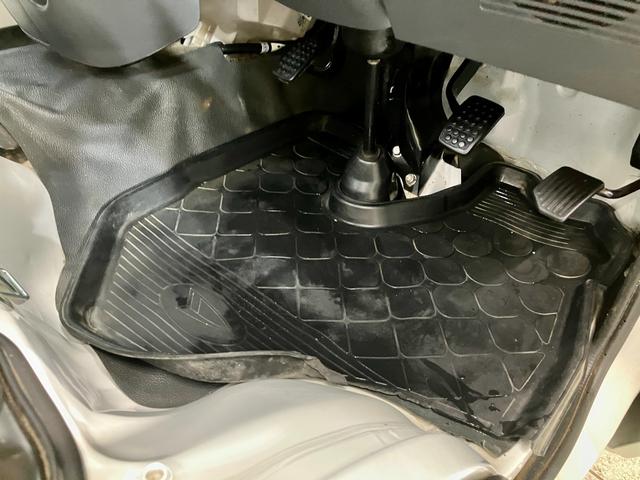 ハイゼットトラック ローダンプ　夏冬タイヤ付き　ダンプ　取扱説明書　メンテナスノート　スペアキー　ラジオ　灰皿（37枚目）