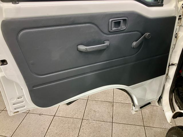 ハイゼットトラック ローダンプ　夏冬タイヤ付き　ダンプ　取扱説明書　メンテナスノート　スペアキー　ラジオ　灰皿（67枚目）