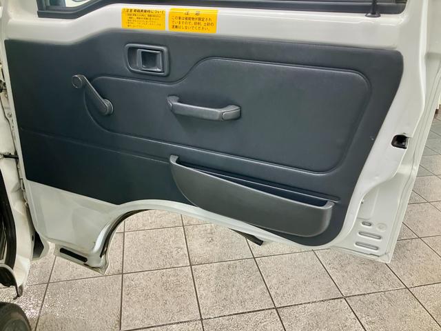 ハイゼットトラック ローダンプ　夏冬タイヤ付き　ダンプ　取扱説明書　メンテナスノート　スペアキー　ラジオ　灰皿（68枚目）