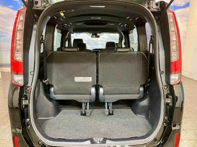 エスクァイア Ｇｉ　ブラックテーラード　夏冬タイヤ付き　寒冷地仕様　スペアキー　エンジンスターター　Ｂｌｕｅｔｏｏｔｈ搭載　バックカメラ　衝突軽減ブレーキ　両側パワースライドドア　シートヒーター　ＥＴＣ　メモリーナビ　ＬＥＤヘッドライト（16枚目）