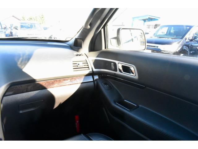 エクスプローラー リミテッド　４ＷＤ　パワーバックドア　サンルーフ　バックカメラ　ＥＴＣ　委託販売　夏・冬タイヤ　バンパーガード（33枚目）