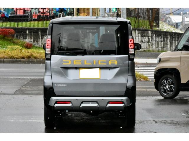 デリカミニ Ｔ　プレミアム　デリマルパッケージ　４ＷＤ　新車展示　寒冷地仕様　１２．３インチメーカーナビ　ＥＴＣ２．０　純正ドライブレコーダー　ルーフレールレス　イエローデカールパック　両側パワースライドドア（12枚目）