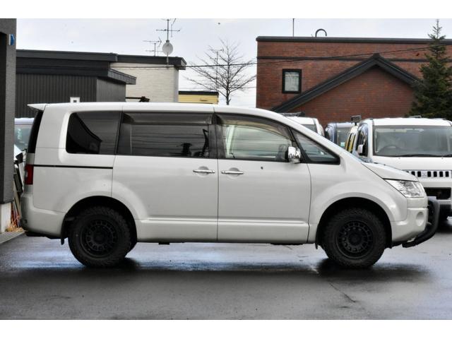 デリカＤ：５ シャモニー　４ＷＤ　本州仕入　１オーナー　ジオランダーＭ／Ｔ　新品フロントガード　両側電動スライドドア　シートヒーター　シートカバー付き（12枚目）