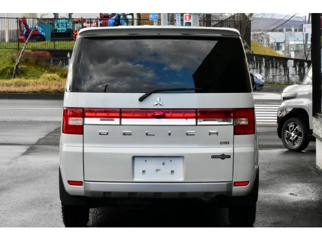 デリカＤ：５ シャモニー　４ＷＤ　本州仕入　１オーナー　ジオランダーＭ／Ｔ　新品フロントガード　両側電動スライドドア　シートヒーター　シートカバー付き（14枚目）