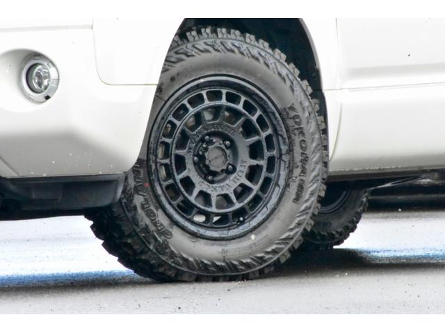 デリカＤ：５ シャモニー　４ＷＤ　本州仕入　１オーナー　ジオランダーＭ／Ｔ　新品フロントガード　両側電動スライドドア　シートヒーター　シートカバー付き（18枚目）