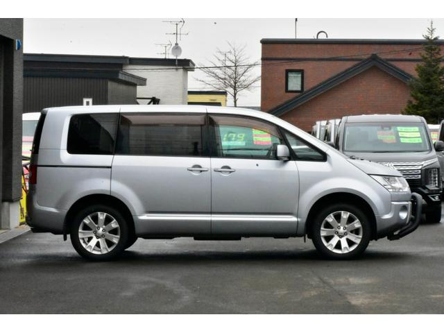 デリカＤ：５ Ｇ　ナビパッケージ　４ＷＤ　本州仕入　ロックフォードサウンド　新品フロントガード　夏冬タイヤ付き（12枚目）