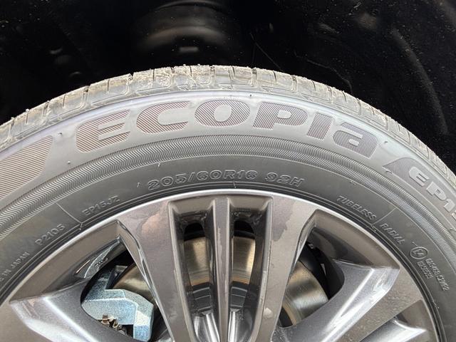 ヴォクシー ハイブリッドＳ－Ｚ　４ＷＤ　バックカメラ　ナビ　ＴＶ　クリアランスソナー　オートクルーズコントロール　レーンアシスト　衝突被害軽減システム　両側電動スライドドア　オートマチックハイビーム　ＬＥＤヘッドランプ　スマートキー（47枚目）