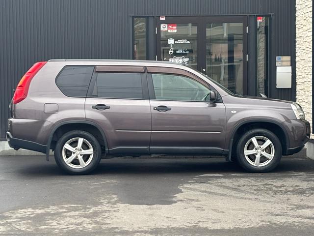 エクストレイル ２０Ｓ　４ＷＤ　ドライブレコーダー　ＥＴＣ　バックカメラ　オートクルーズコントロール　ナビ　ＴＶ　アルミホイール　キーレスエントリー　電動格納ミラー　シートヒーター　ＣＶＴ　衝突安全ボディ　ＣＤ　ＤＶＤ再生（14枚目）