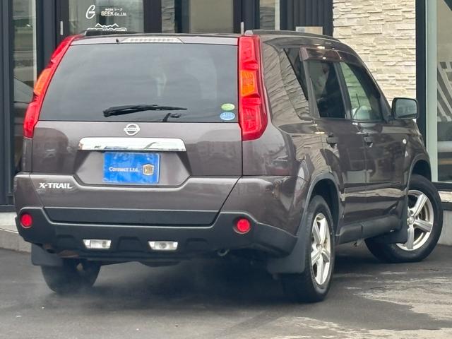 エクストレイル ２０Ｓ　４ＷＤ　ドライブレコーダー　ＥＴＣ　バックカメラ　オートクルーズコントロール　ナビ　ＴＶ　アルミホイール　キーレスエントリー　電動格納ミラー　シートヒーター　ＣＶＴ　衝突安全ボディ　ＣＤ　ＤＶＤ再生（15枚目）