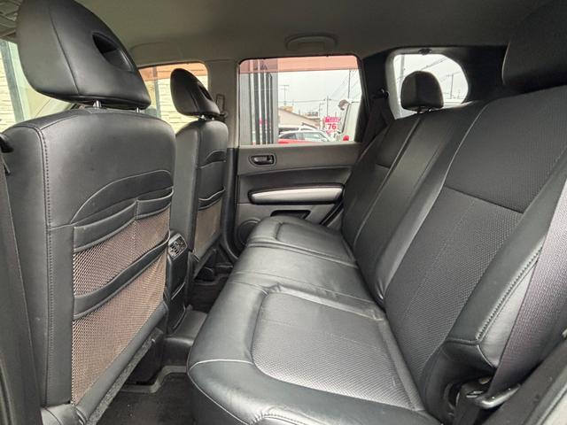 エクストレイル ２０Ｓ　４ＷＤ　ドライブレコーダー　ＥＴＣ　バックカメラ　オートクルーズコントロール　ナビ　ＴＶ　アルミホイール　キーレスエントリー　電動格納ミラー　シートヒーター　ＣＶＴ　衝突安全ボディ　ＣＤ　ＤＶＤ再生（36枚目）