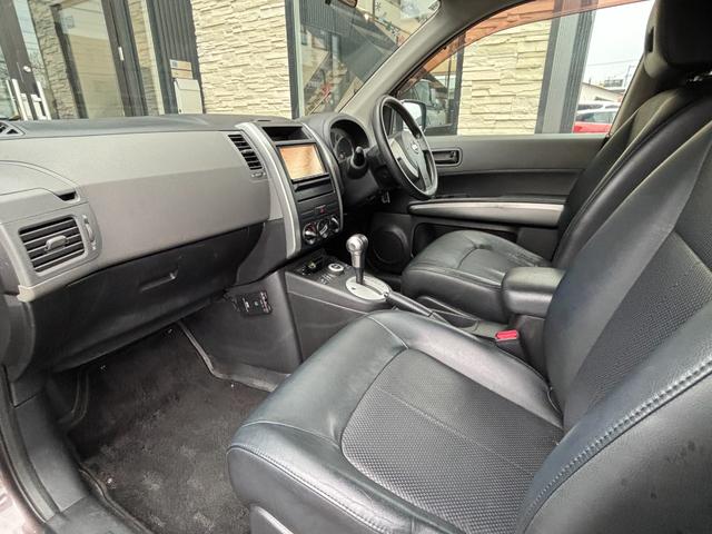 エクストレイル ２０Ｓ　４ＷＤ　ドライブレコーダー　ＥＴＣ　バックカメラ　オートクルーズコントロール　ナビ　ＴＶ　アルミホイール　キーレスエントリー　電動格納ミラー　シートヒーター　ＣＶＴ　衝突安全ボディ　ＣＤ　ＤＶＤ再生（41枚目）