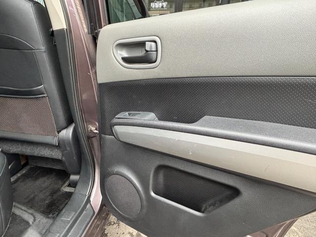 エクストレイル ２０Ｓ　４ＷＤ　ドライブレコーダー　ＥＴＣ　バックカメラ　オートクルーズコントロール　ナビ　ＴＶ　アルミホイール　キーレスエントリー　電動格納ミラー　シートヒーター　ＣＶＴ　衝突安全ボディ　ＣＤ　ＤＶＤ再生（66枚目）