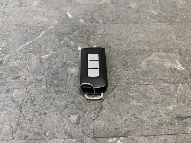 デイズルークス ハイウェイスター S 4WD 両側スライドドア ナビ TV HID スマートキー アイドリングストップ 電動格納ミラー シートヒーター ベンチシート CVT 盗難防止システム ABS CD USB(11枚目)