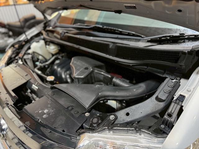 セレナ ハイウェイスター 4WD 純正ナビ 後席モニター 両側パワースライド アイドリングストップ クルーズコントロール HID ETC オートエアコン プッシュスタート バックカメラ Bluetoothオーディオ(29枚目)