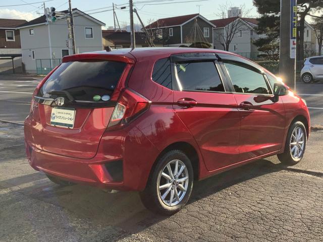 フィット １３Ｇ・Ｆパッケージ　コンフォートエディション　４ＷＤ　自社買取車　カーナビ　バックカメラ　地デジＴＶ　ＥＴＣ　プッシュスタート　エンジンスターター　シートヒーター（6枚目）
