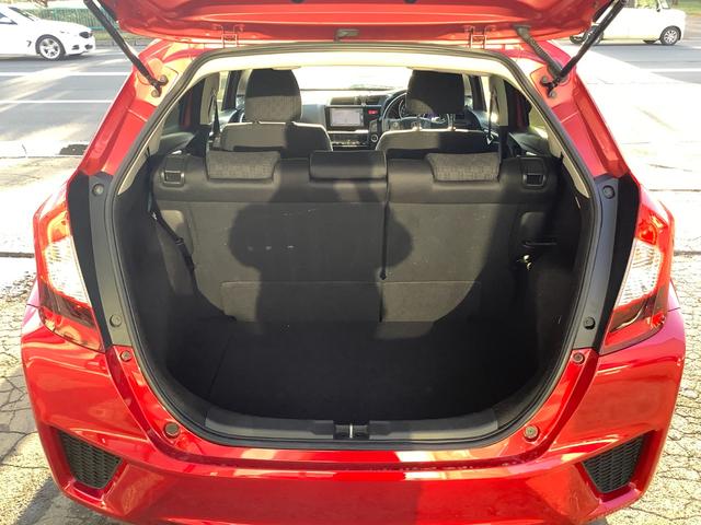 フィット １３Ｇ・Ｆパッケージ　コンフォートエディション　４ＷＤ　自社買取車　カーナビ　バックカメラ　地デジＴＶ　ＥＴＣ　プッシュスタート　エンジンスターター　シートヒーター（11枚目）