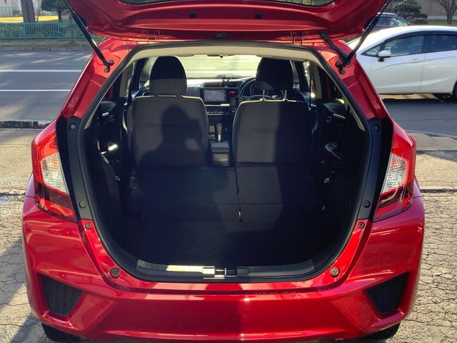 フィット １３Ｇ・Ｆパッケージ　コンフォートエディション　４ＷＤ　自社買取車　カーナビ　バックカメラ　地デジＴＶ　ＥＴＣ　プッシュスタート　エンジンスターター　シートヒーター（12枚目）