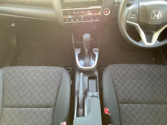 フィット １３Ｇ・Ｆパッケージ　コンフォートエディション　４ＷＤ　自社買取車　カーナビ　バックカメラ　地デジＴＶ　ＥＴＣ　プッシュスタート　エンジンスターター　シートヒーター（17枚目）