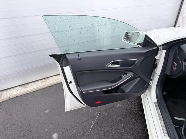 CLAクラス シューティングブレーク CLA250シュポルト4マチックシュティングブレーク スマートキー プッシュスタート バックカメラ 地デジ※走行中OK ETC ドラレコ デジタルインナーミラー(20枚目)