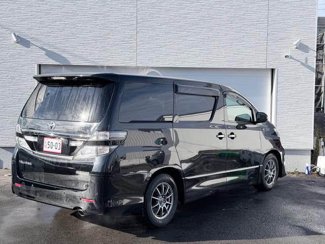 ヴェルファイア ２．４Ｚ　ゴールデンアイズＩＩ　純正ナビ　バックカメラ　地デジ　フリップダウンモニター　ハーフレザー　スタッドレス　スマートキー×２　純正エンジンスターター　モデリスタダウンサス（6枚目）