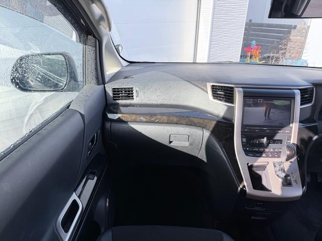 ヴェルファイア ２．４Ｚ　ゴールデンアイズＩＩ　純正ナビ　バックカメラ　地デジ　フリップダウンモニター　ハーフレザー　スタッドレス　スマートキー×２　純正エンジンスターター　モデリスタダウンサス（20枚目）