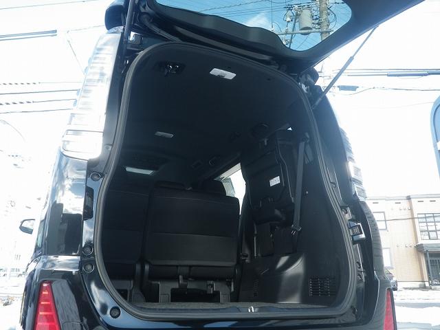 ヴォクシー ＺＳ　自社販売１オーナー　寒冷地仕様　社外ナビ　バックカメラ　ドライブレコーダー　エンジンスターター　フリップダウンモニター　夏冬タイヤ＋アルミホイール付き（11枚目）