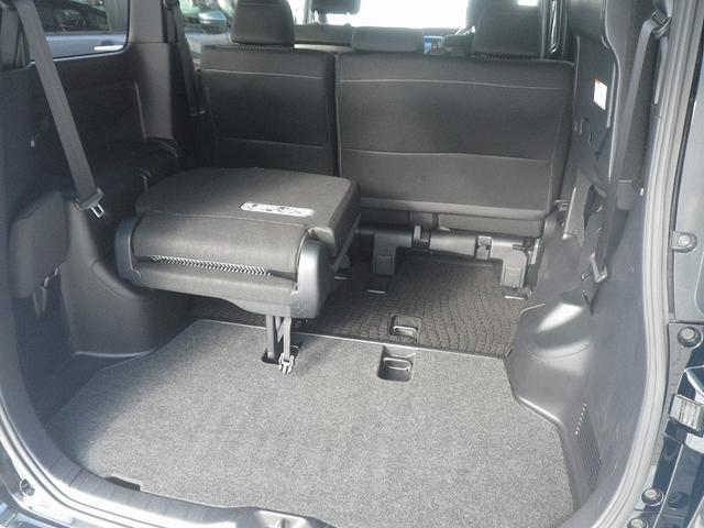 ヴォクシー ＺＳ　自社販売１オーナー　寒冷地仕様　社外ナビ　バックカメラ　ドライブレコーダー　エンジンスターター　フリップダウンモニター　夏冬タイヤ＋アルミホイール付き（13枚目）