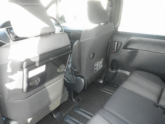 ヴォクシー ＺＳ　自社販売１オーナー　寒冷地仕様　社外ナビ　バックカメラ　ドライブレコーダー　エンジンスターター　フリップダウンモニター　夏冬タイヤ＋アルミホイール付き（21枚目）