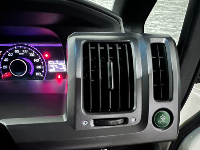 ステップワゴンスパーダ Ｚ　純正ナビ　ワンセグ　バックカメラ　フォグランプ（35枚目）