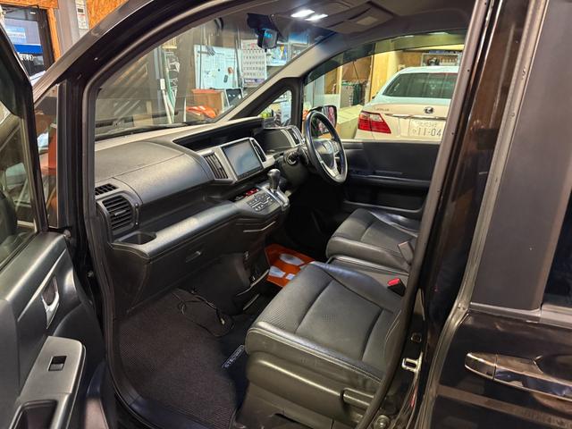 ステップワゴンスパーダ Ｚ　クールスピリット　４ＷＤ　ＷＳＲＳ　ＡＢＳ　スマートキー　純正９型ナビＴＶバックモニター　ＥＴＣ　両側パワースライドドア　横滑り防止　クルーズコントロール　ワイパーデアイサー（17枚目）