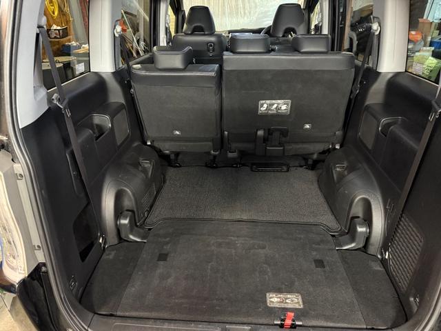 ステップワゴンスパーダ Ｚ　クールスピリット　４ＷＤ　ＷＳＲＳ　ＡＢＳ　スマートキー　純正９型ナビＴＶバックモニター　ＥＴＣ　両側パワースライドドア　横滑り防止　クルーズコントロール　ワイパーデアイサー（19枚目）