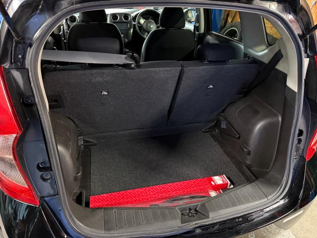 ノート Ｘ　ＦＯＵＲ　４ＷＤ　ＷＳＲＳ　ＡＢＳ　インテリジェントキー　プッシュスタート　純正ナビＴＶ　横滑り防止（10枚目）